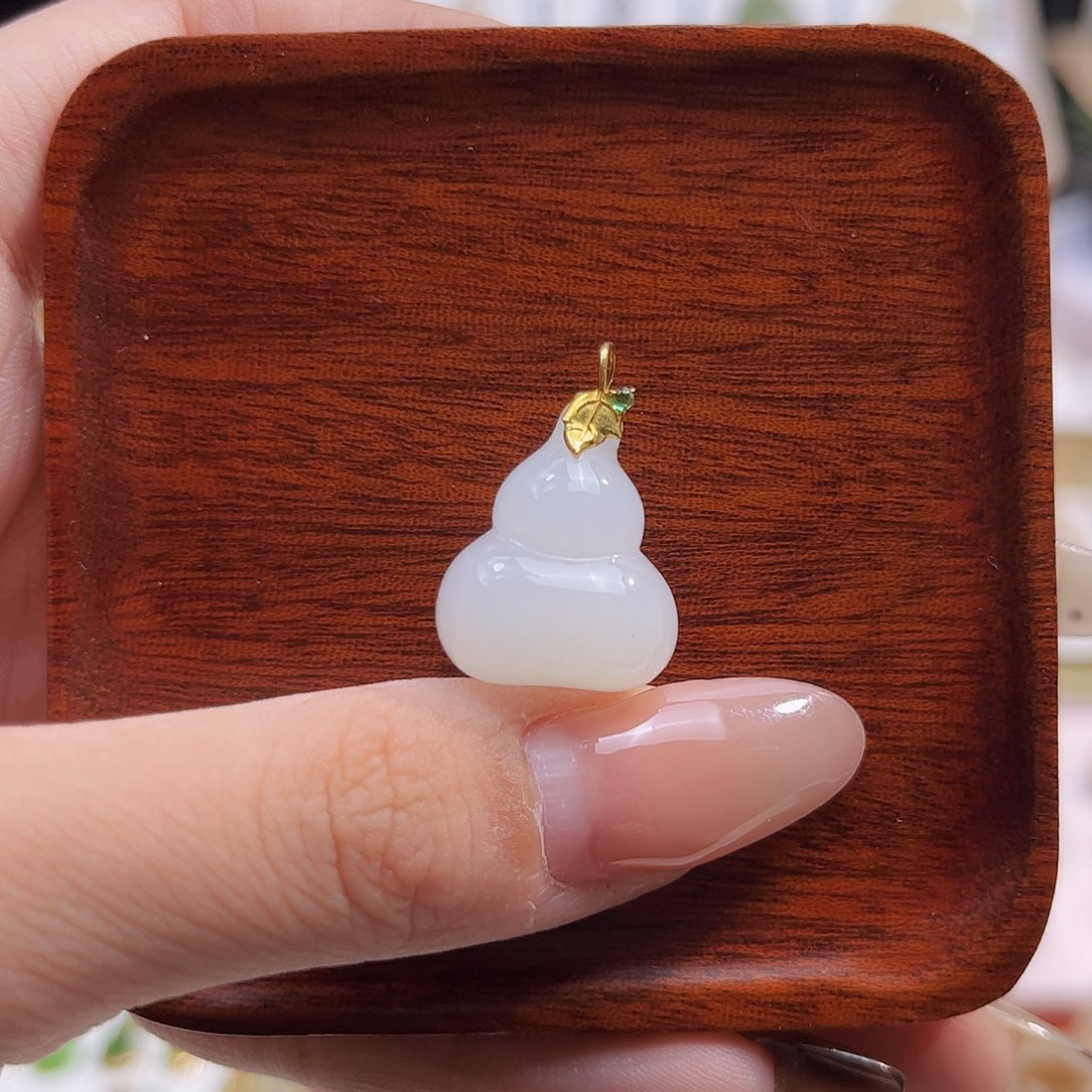 和田玉18K金镶嵌吊坠(不含链)