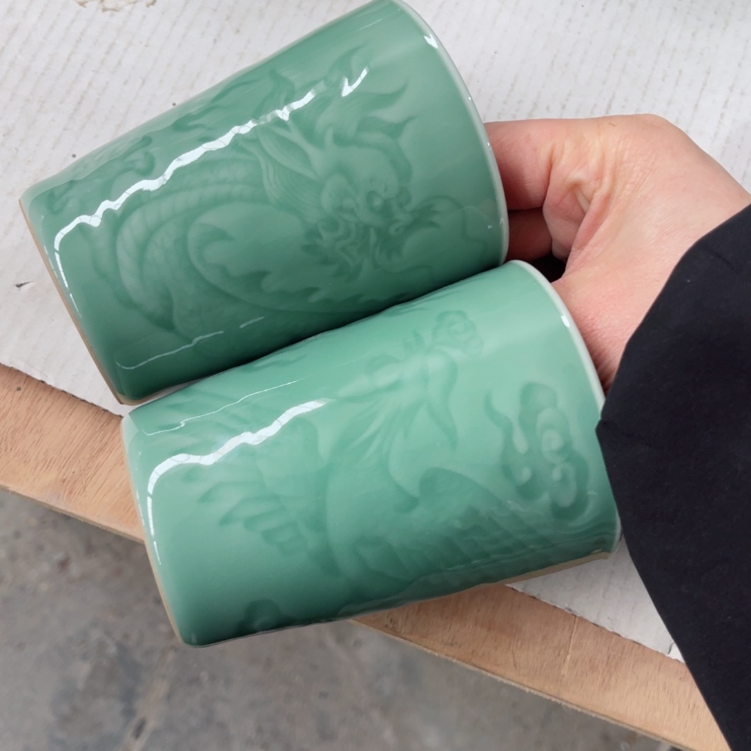 瓷片哈哈哈哈与哈哈哈哈哈哈