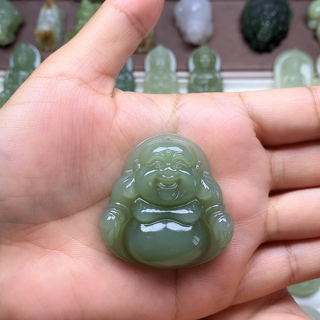 和田玉颈饰未镶嵌已*置