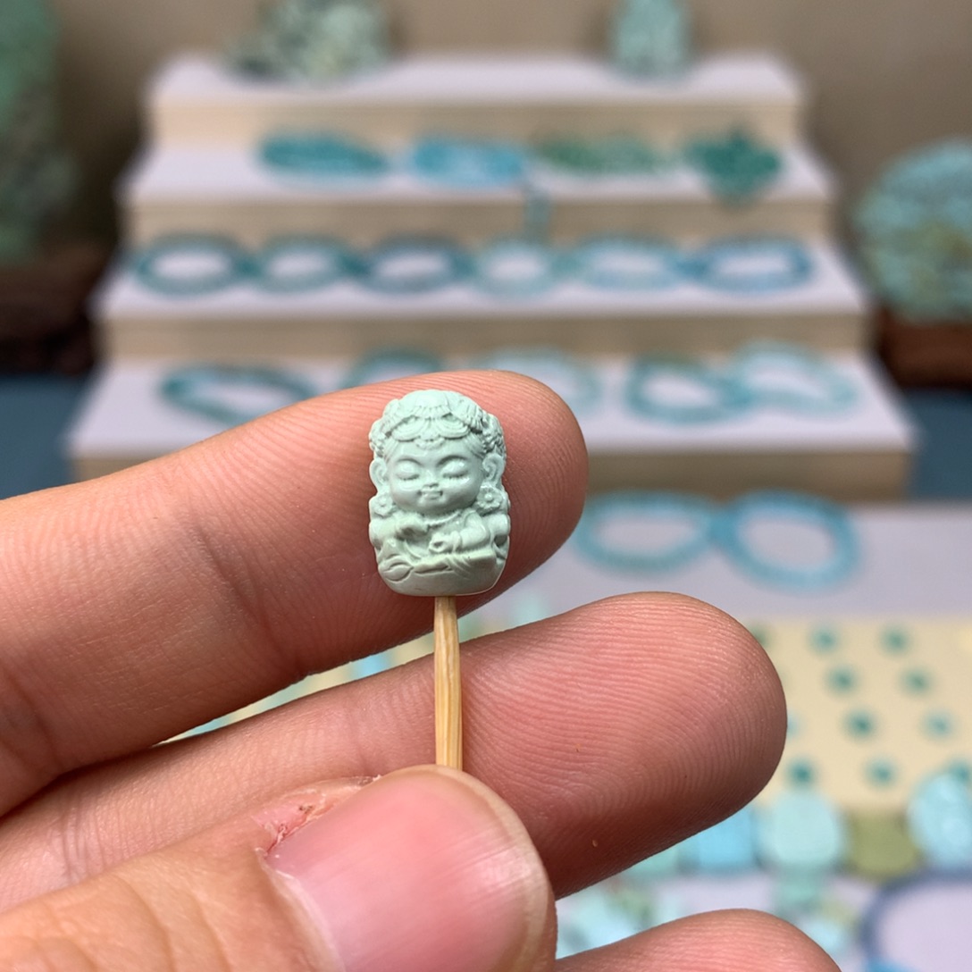 绿松石配饰未镶嵌