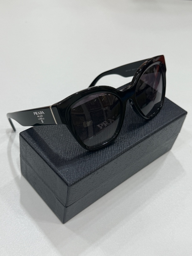 95新 Prada/普拉达 夏七中古/prada太阳镜