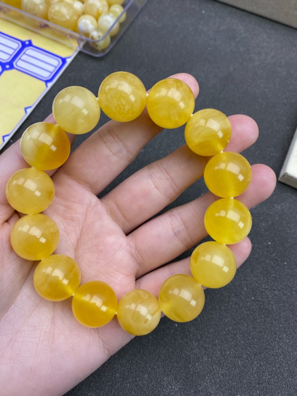 15➕鸡油黄琥珀圆珠手串（天然原矿，做不到颗颗完美）