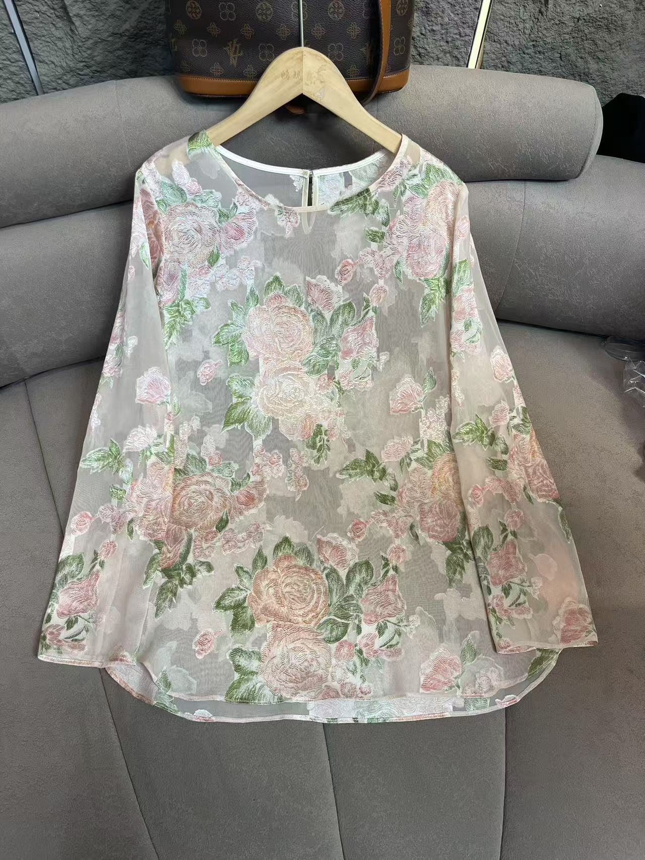 2025夏季新款蕾丝显瘦时尚发誓提花长袖打底衬衫律动莫兰迪8228-1