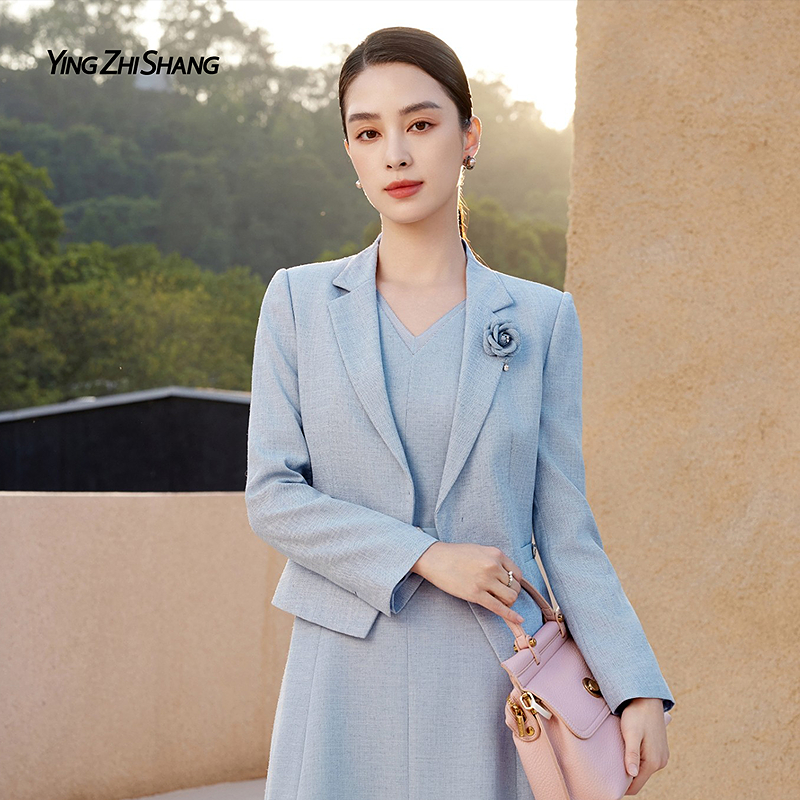赢智尚航线蓝醋酸短外套流行色收腰设计干练显气场ZB00902