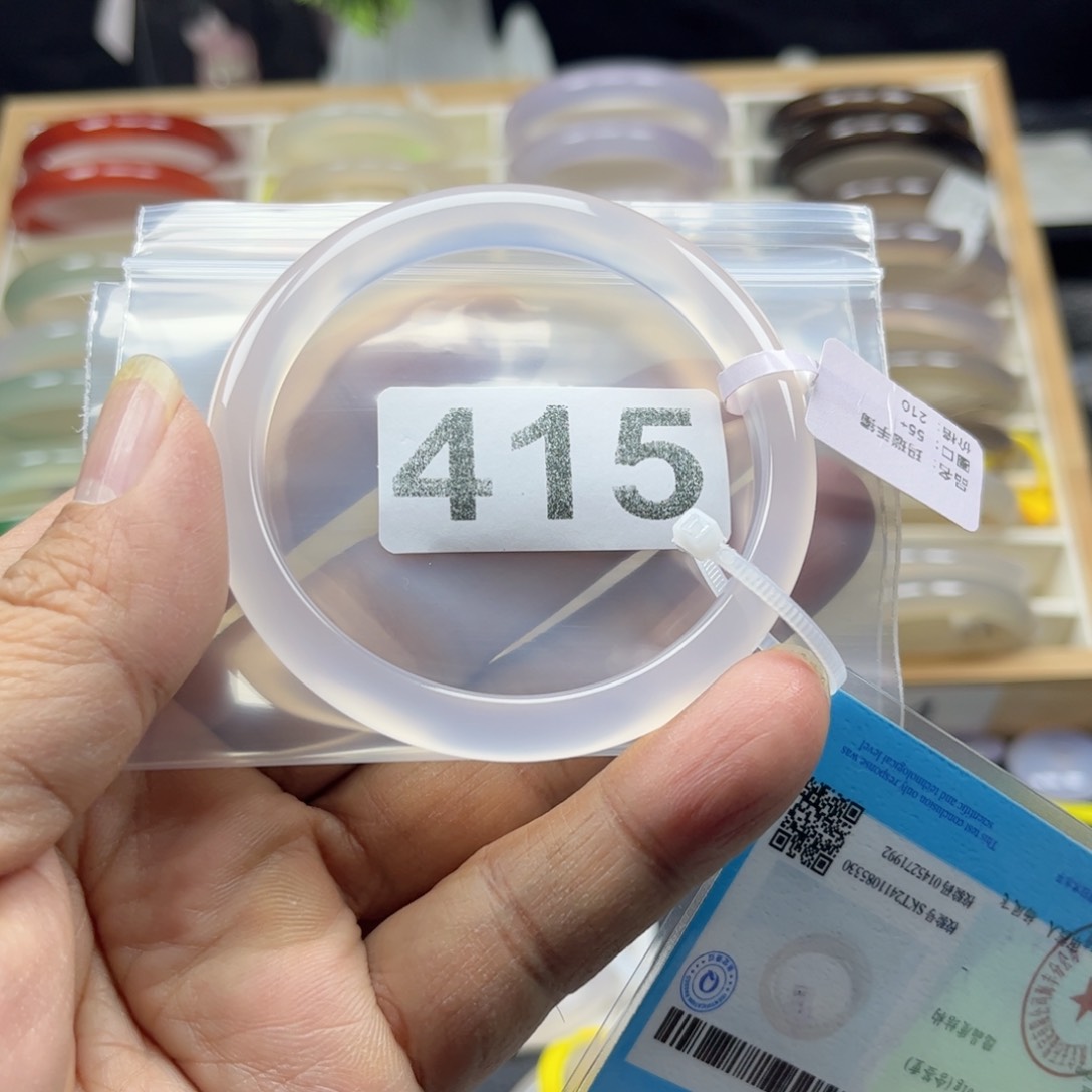 玛瑙/玉髓手镯未镶嵌财****贝