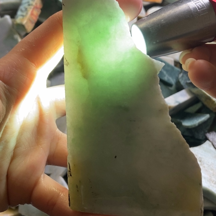 翡翠颈饰未镶嵌天然翡翠