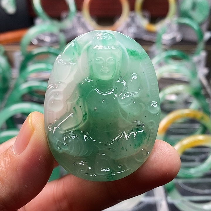 石英质玉颈饰未镶嵌