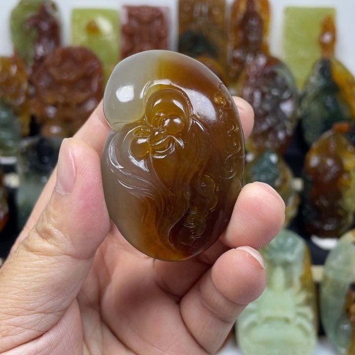 蛇纹石玉吊坠未镶嵌