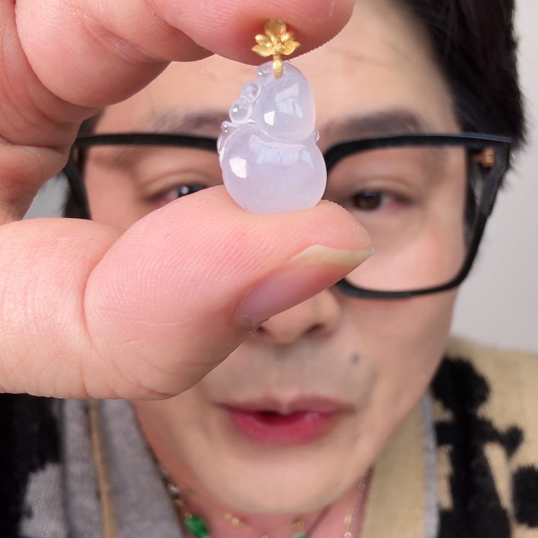 翡翠18K金镶嵌颈饰一件