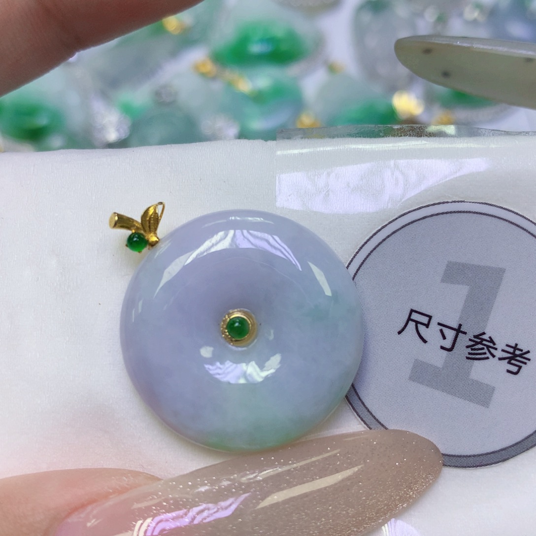 翡翠18K金镶嵌颈饰缅甸天然翡翠