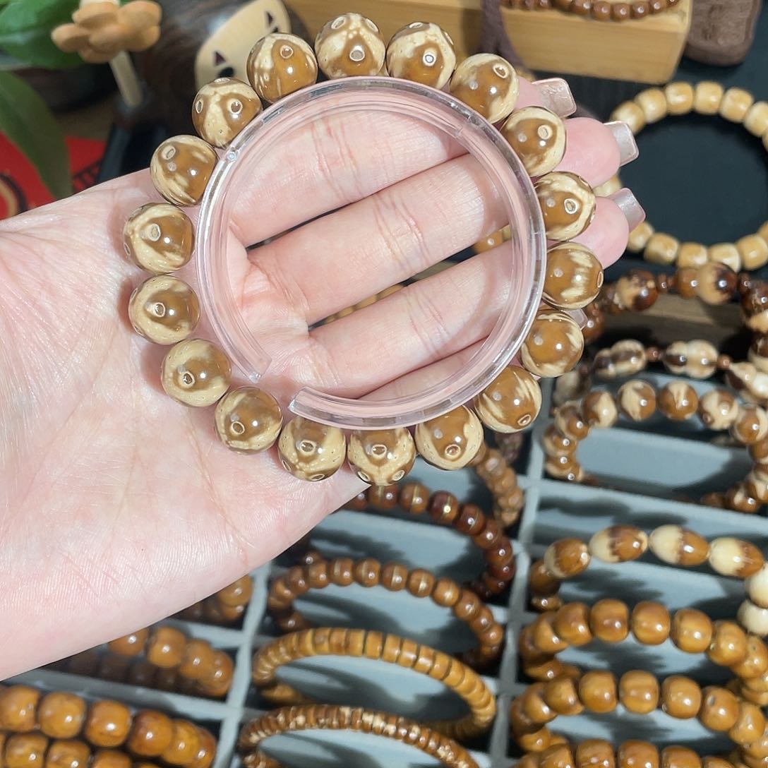 紫金鼠手串12+水豚三叶草圆珠半实心