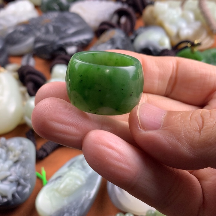 未镶嵌和田玉挂件