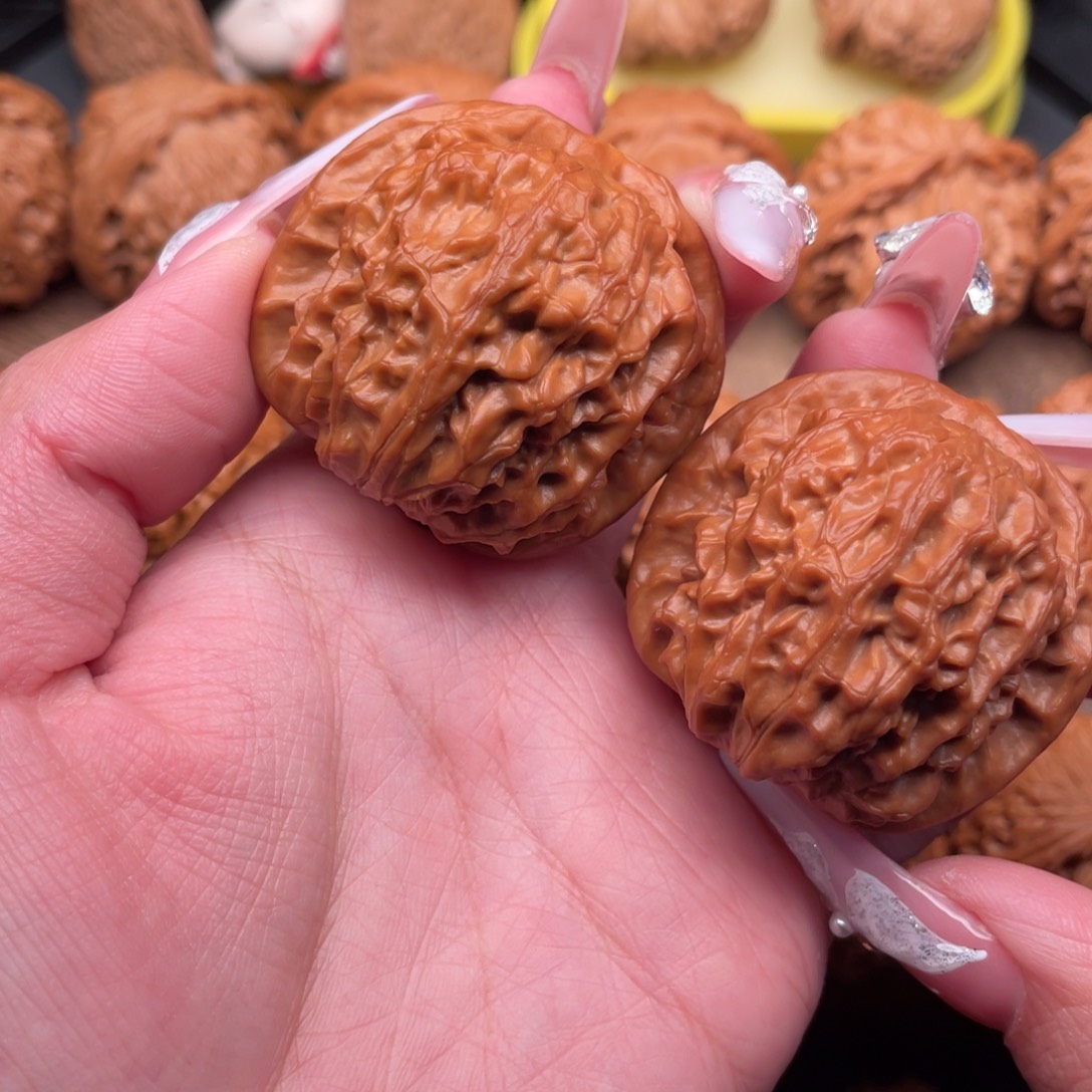 瑞***兄文玩核桃把件全品金麒麟43