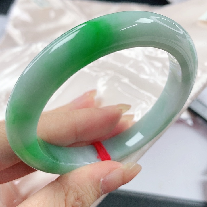 未镶嵌手镯翡翠，354