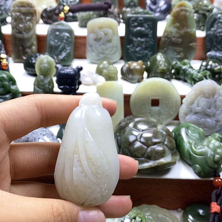 和田玉颈饰未镶嵌