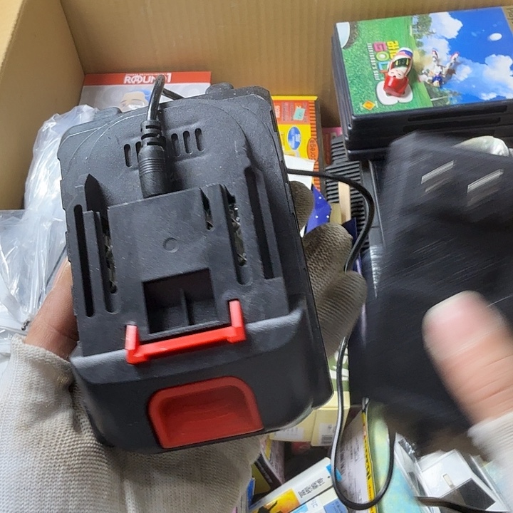清****安中古商品，瑕疵品，不保好坏。737