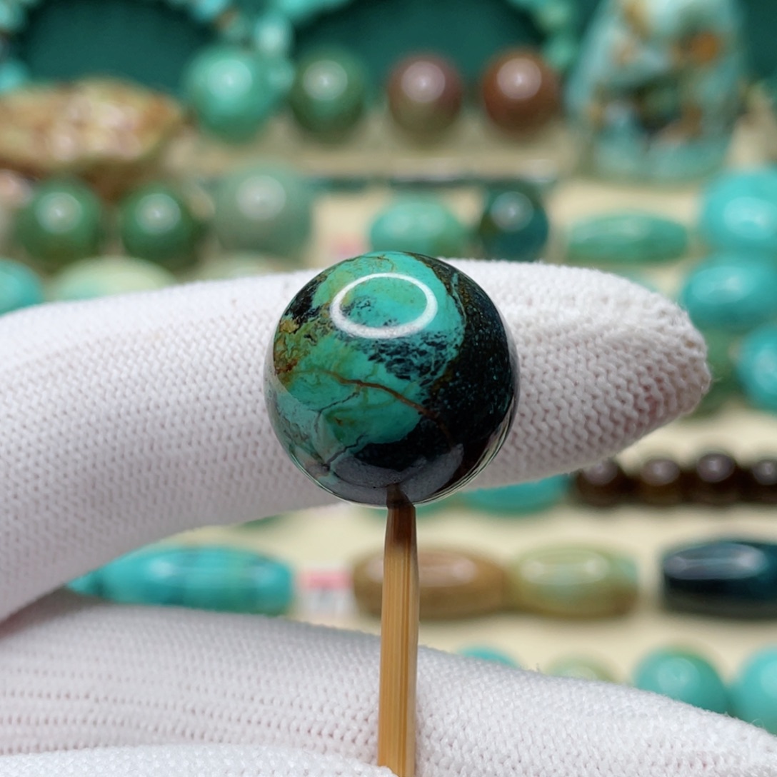 未镶嵌绿松石颈饰