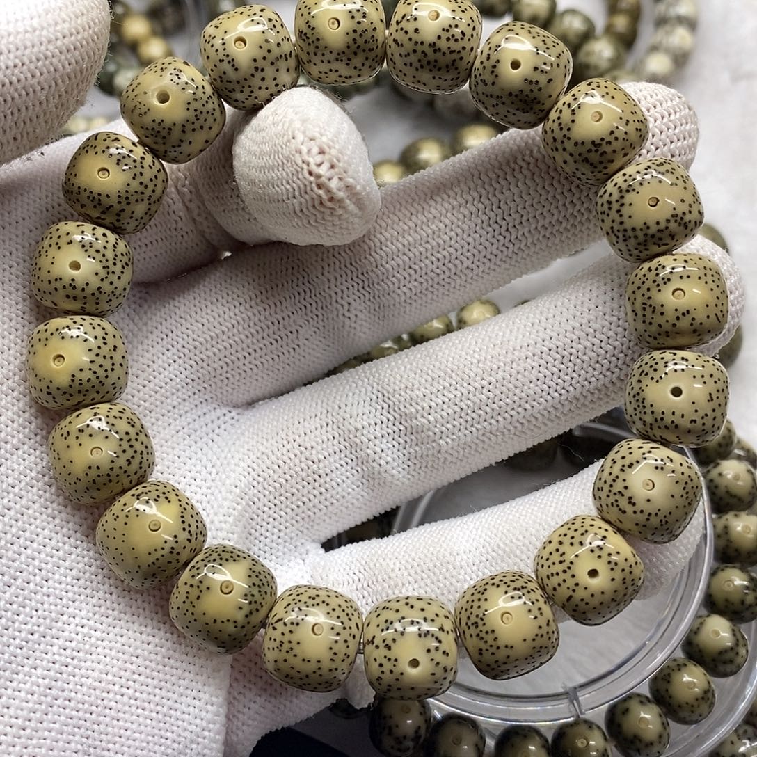 星月菩提吊坠12瓷白