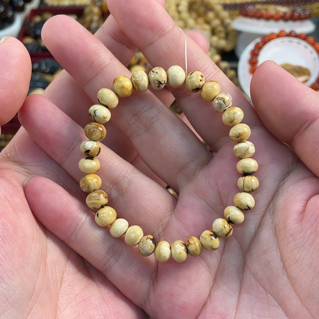 不***姜琥珀未镶嵌裸石7mm干白