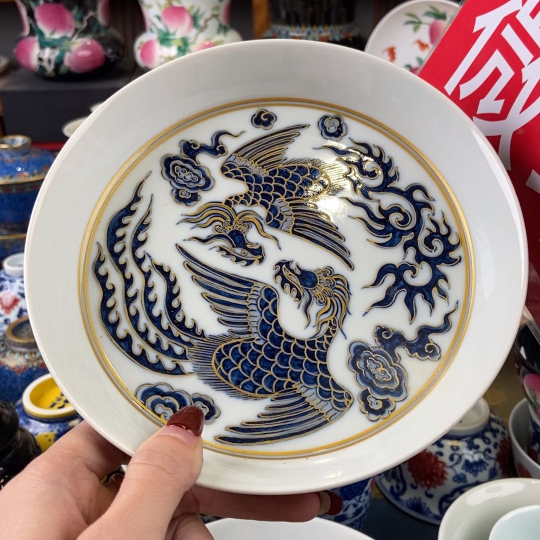 杯陶瓷艺术家的作品也是一个