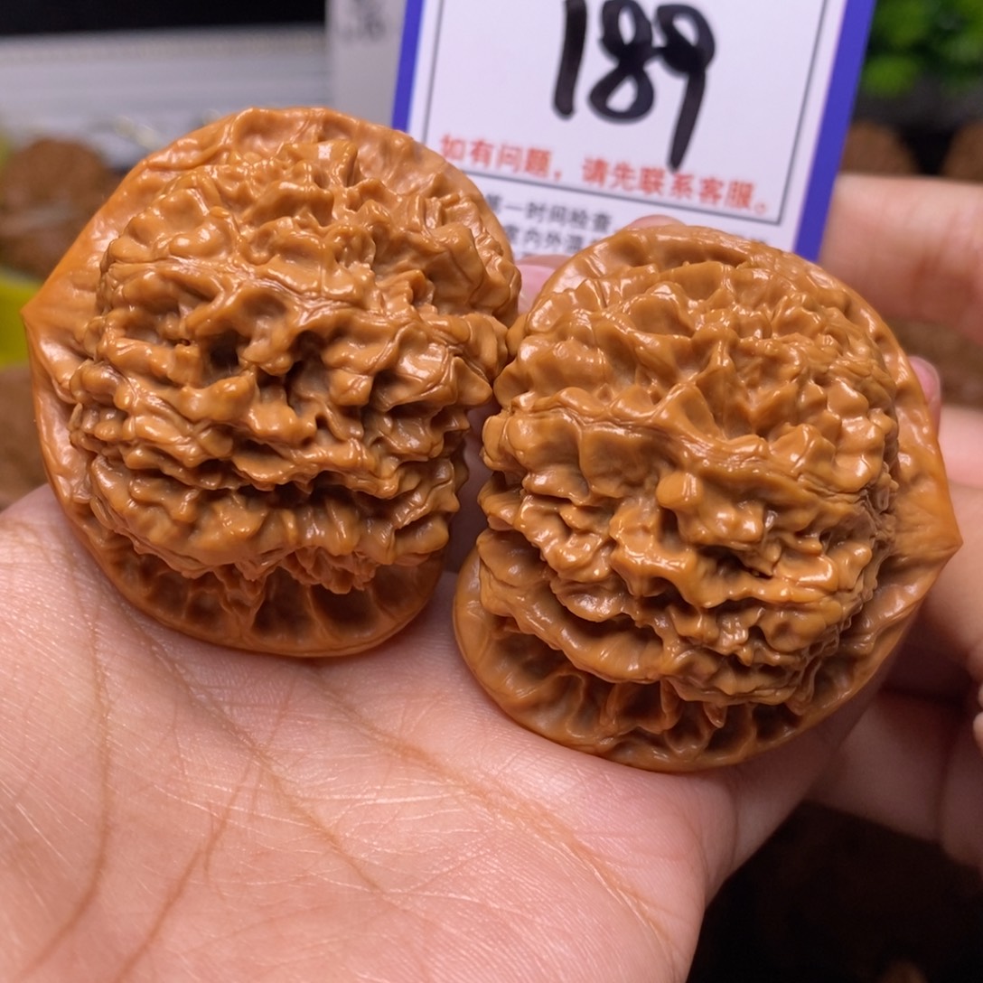 。***文玩核桃把件50官帽189