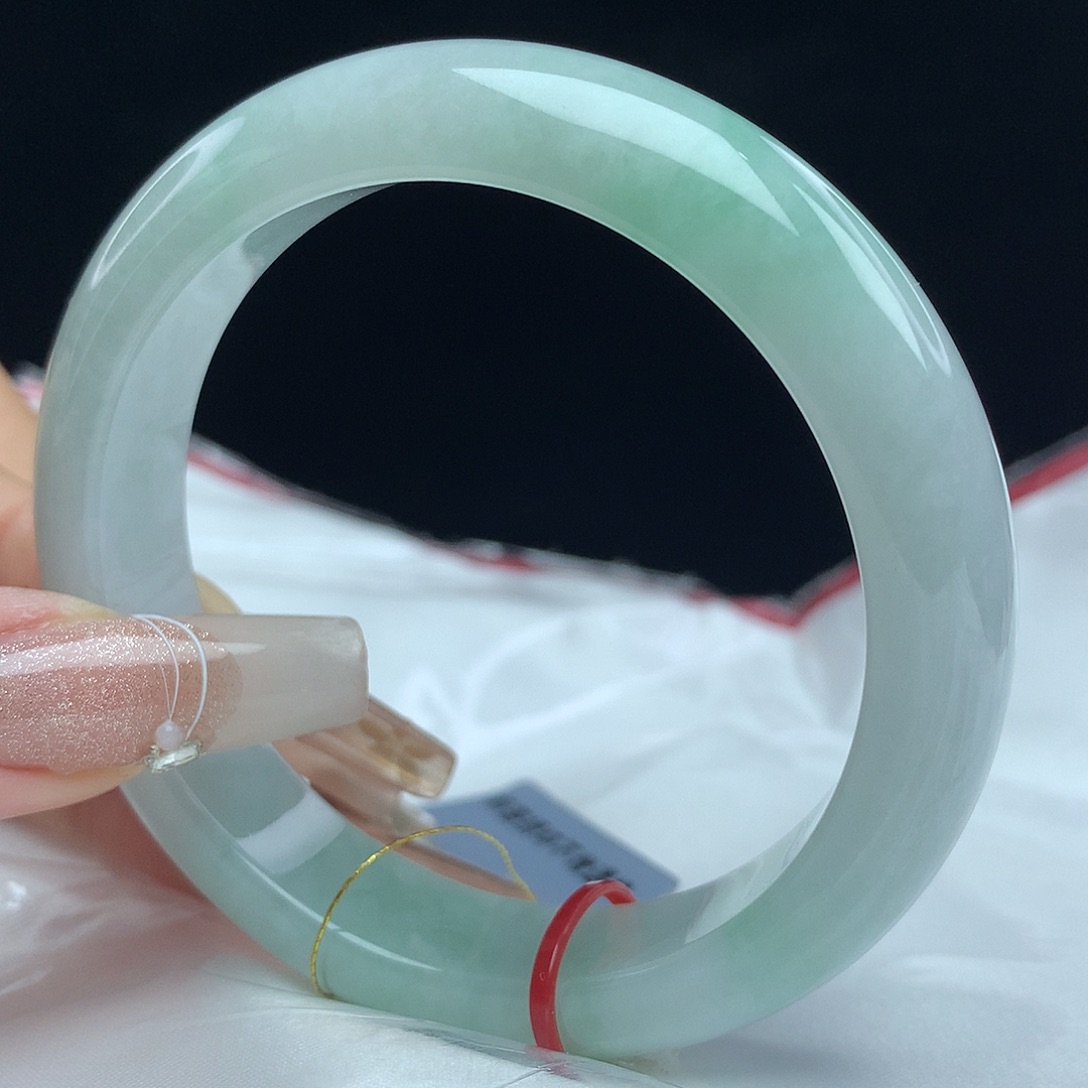 翡翠手镯未镶嵌56圈3600