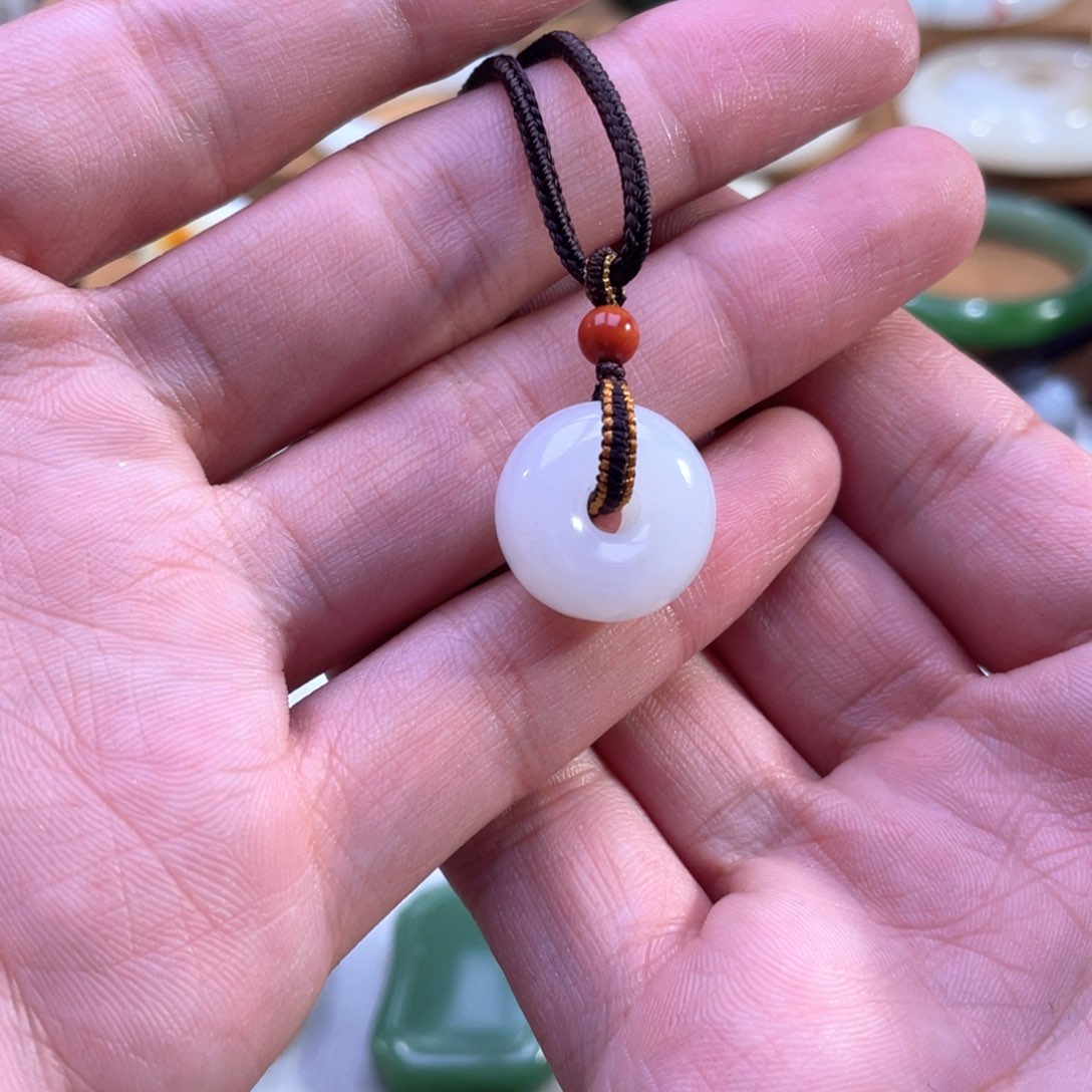 颈饰未镶嵌和田玉