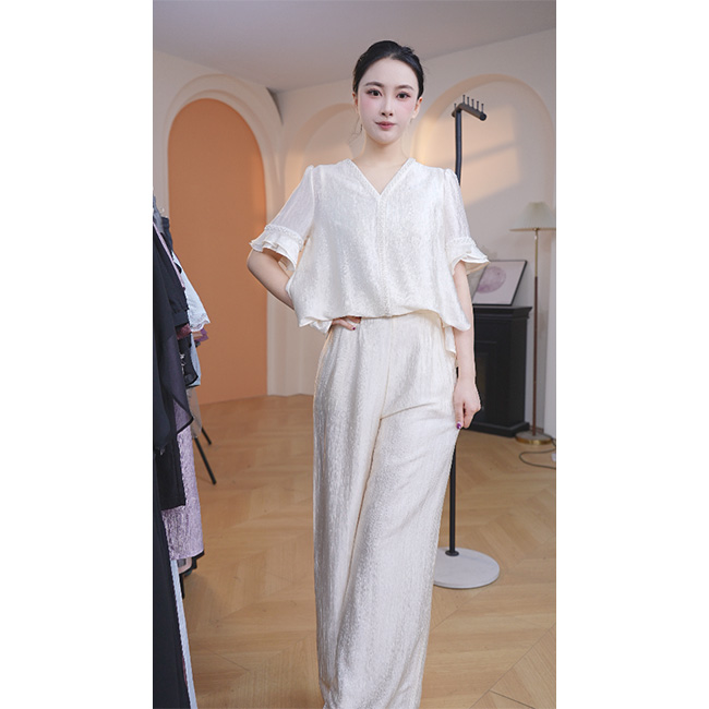 L8831  2025年春夏新款气质洋气减龄上衣小衫+宽松遮肉阔腿裤
