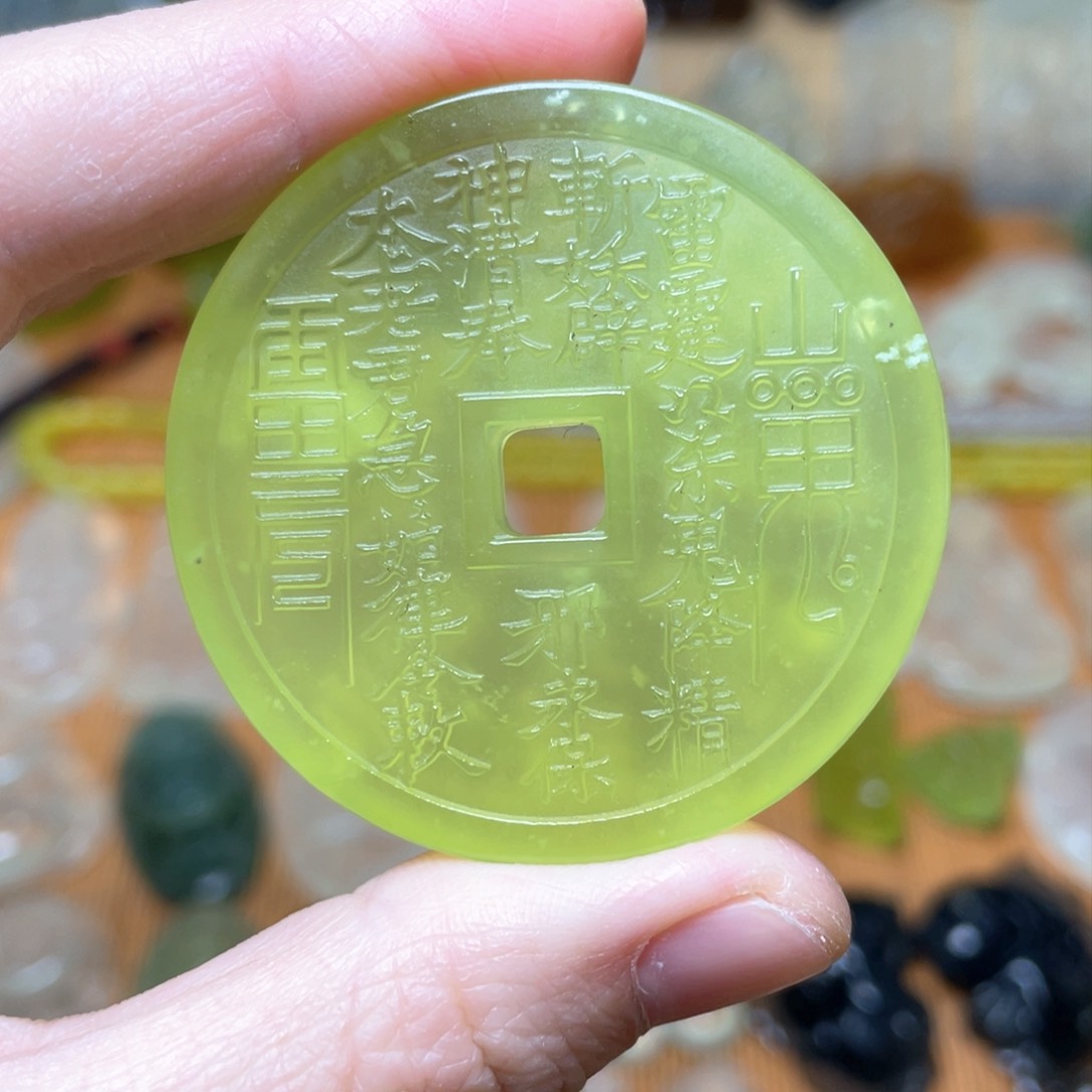 蛇纹石玉手把件未镶嵌