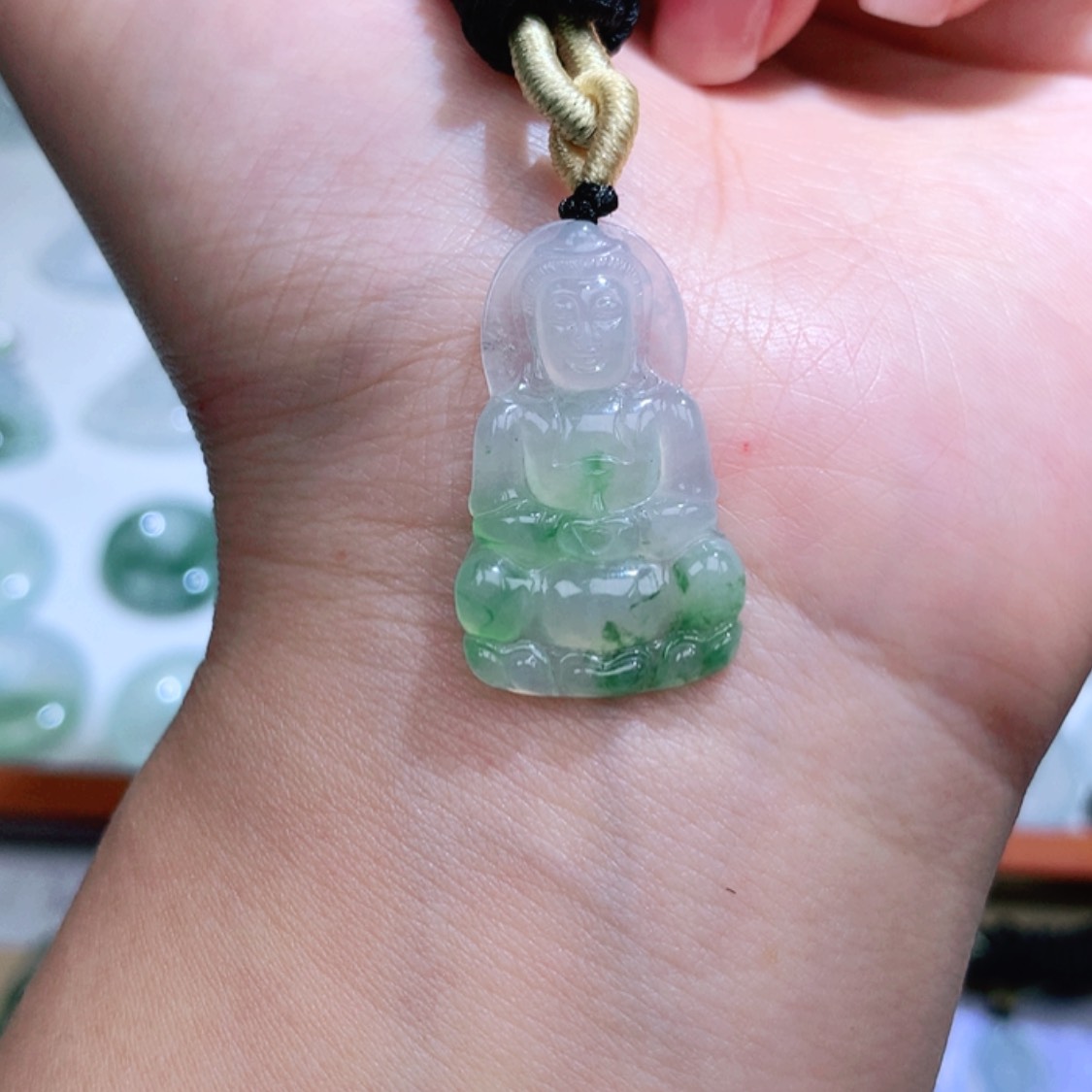 【闪购商品】翡翠颈饰未镶嵌观音