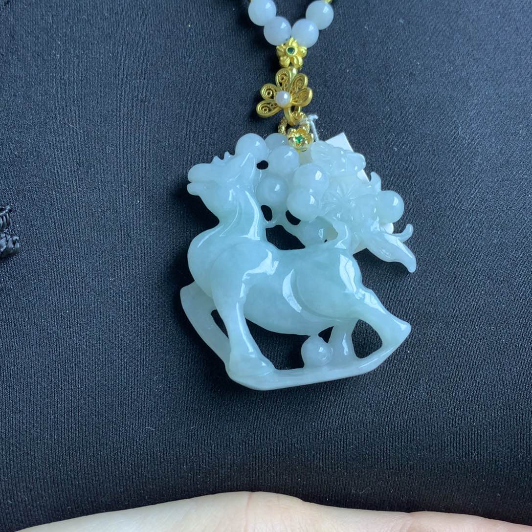 翡翠颈饰未镶嵌翡翠