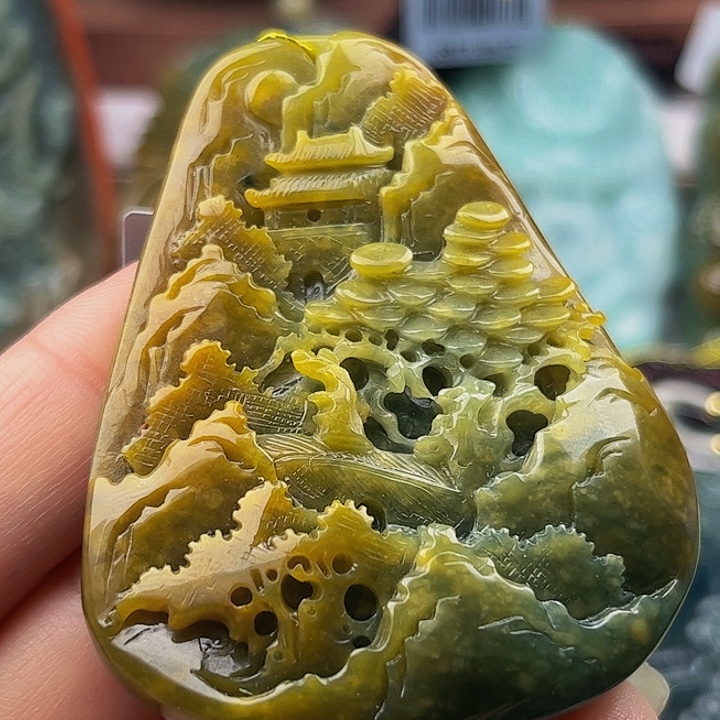 翡翠未镶嵌颈饰挂件