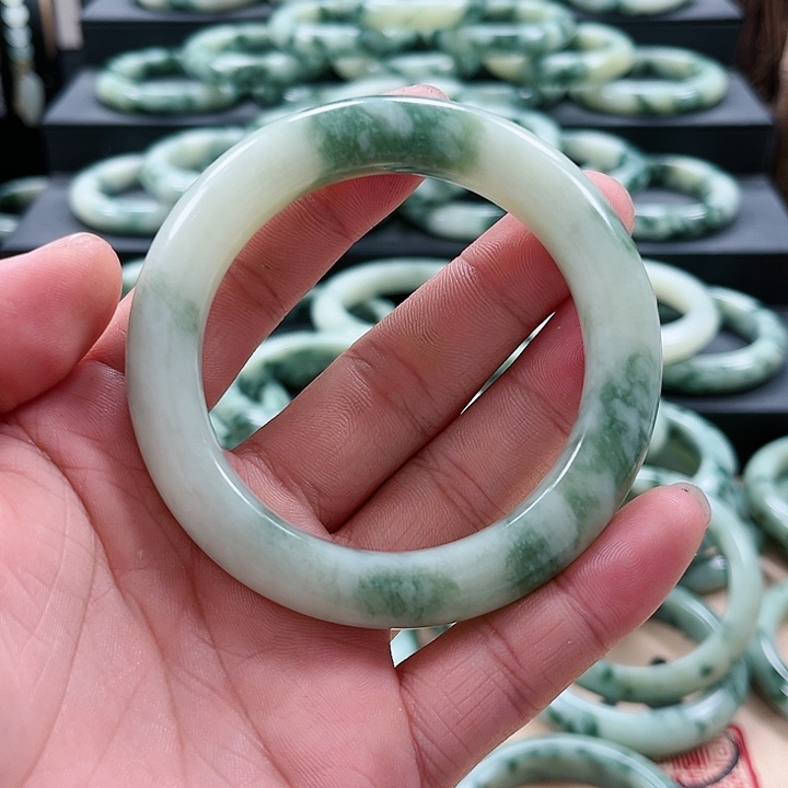 【闪购商品】透闪石-蛇纹石玉手镯未镶嵌欧*