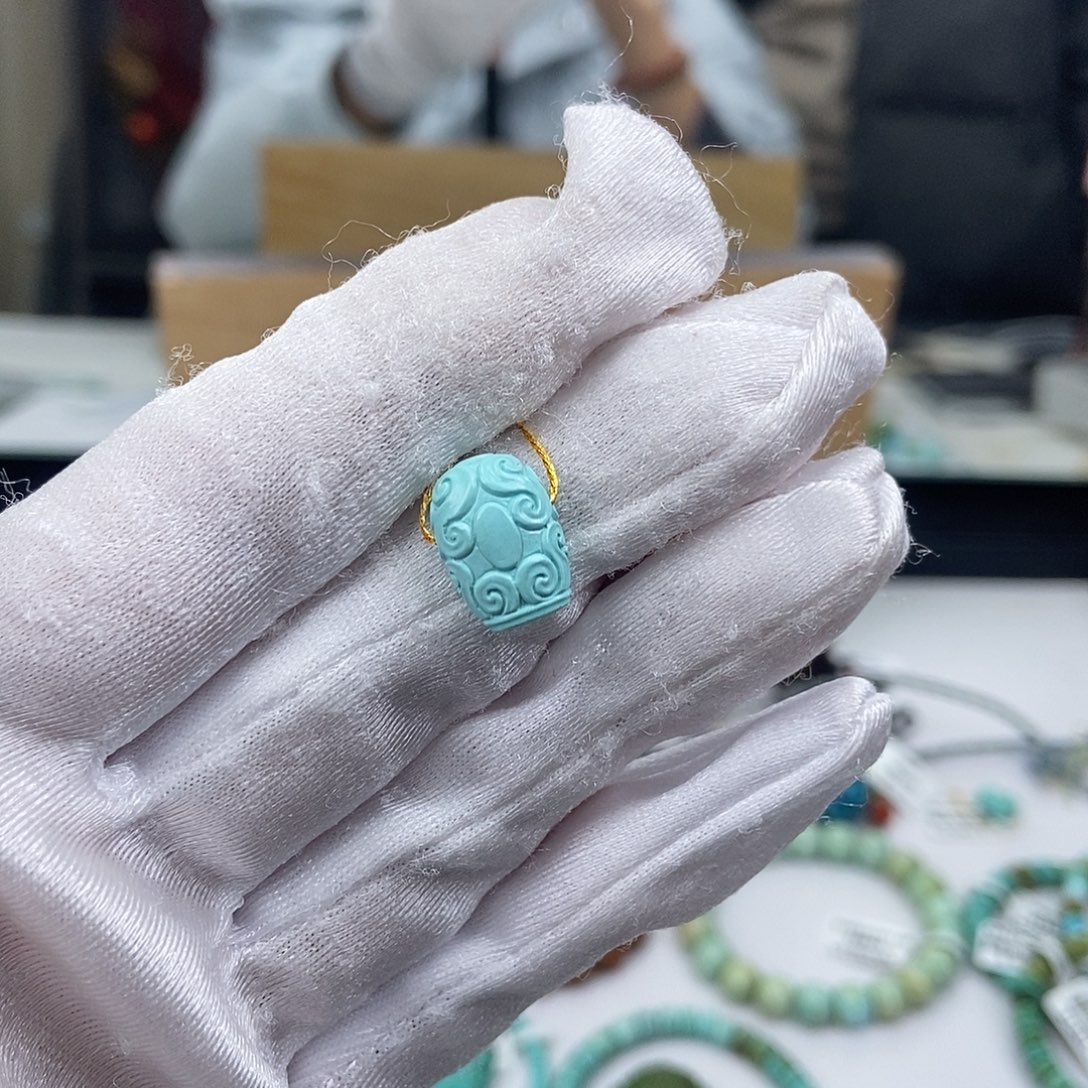 绿松石未镶嵌珠宝奇石