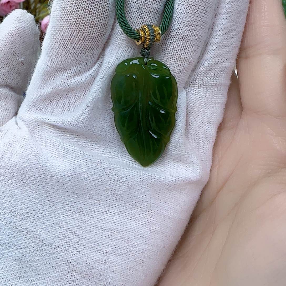 和田玉挂坠未镶嵌