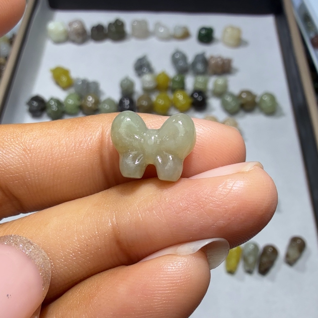 和田玉未镶嵌珠宝奇石