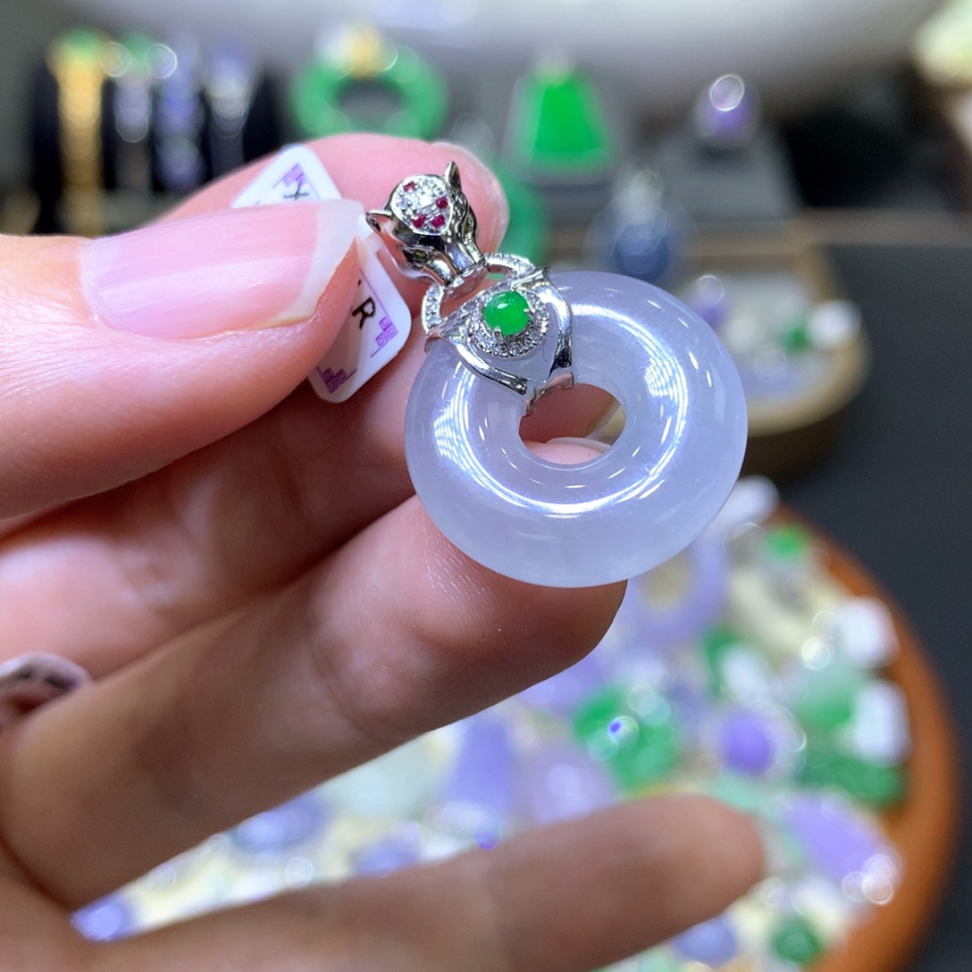 【闪购商品】翡翠颈饰18K金镶嵌翡翠吊坠项链