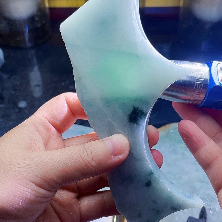 翡翠未镶嵌颈饰毛料16