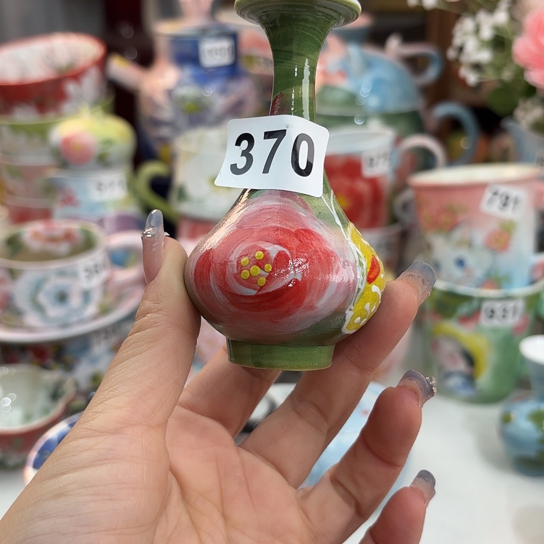 瓷片你也不要多吃些饭呀