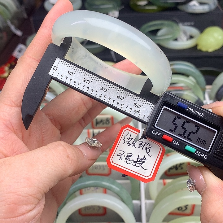 蛇纹石玉手镯未镶嵌1057