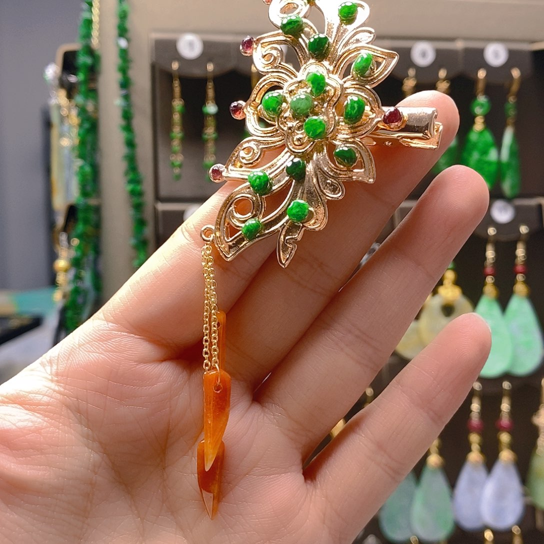 未镶嵌翡翠耳饰翡翠