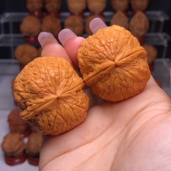 文玩核桃把件10金丝绣球