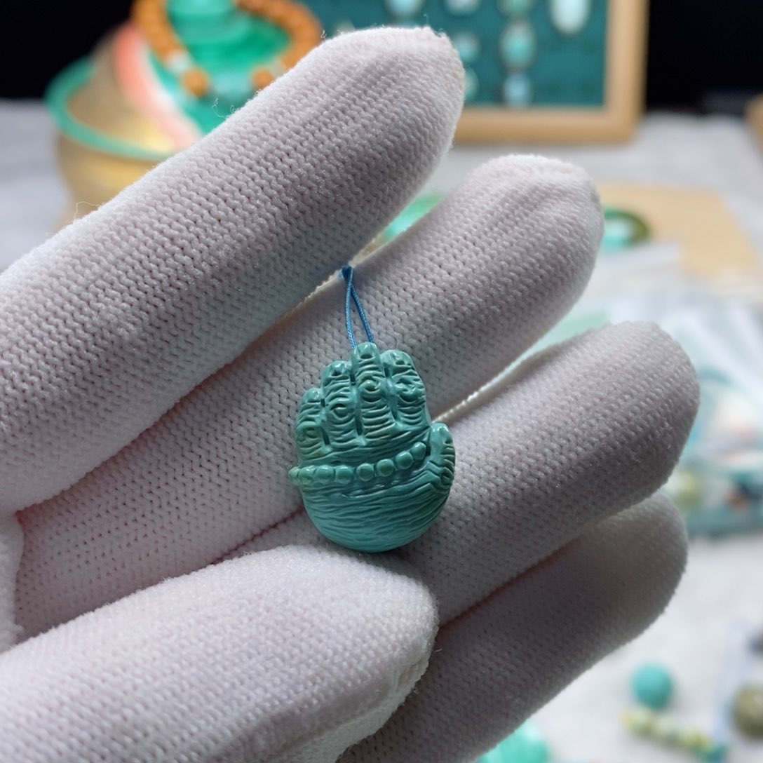 绿松石颈饰未镶嵌