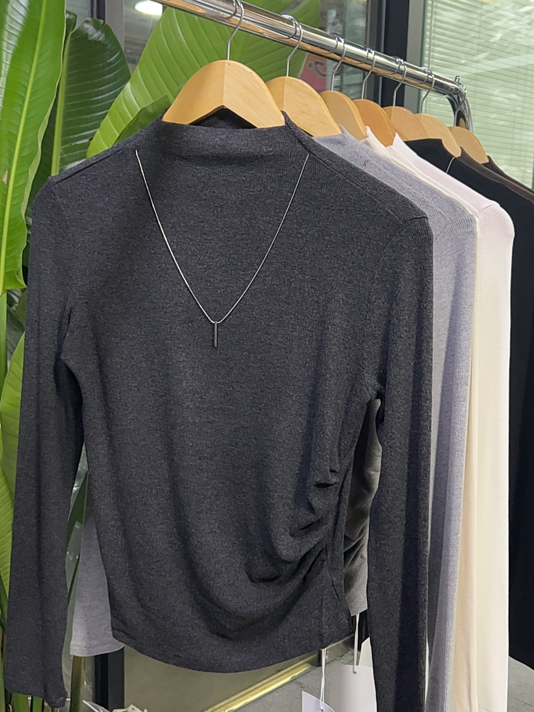 纯色半高领显瘦磨毛T恤女秋气质修身弹力打底衫上衣内搭小衫