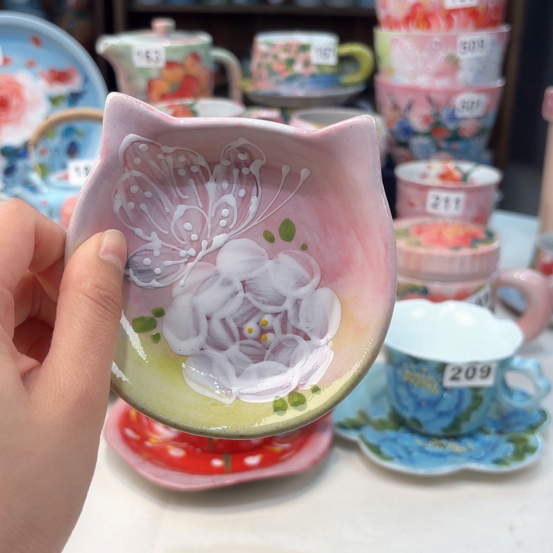 瓷片兔兔好de e mo k l lv tu