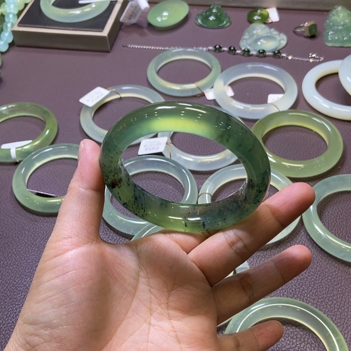 蛇纹石玉未镶嵌手镯56