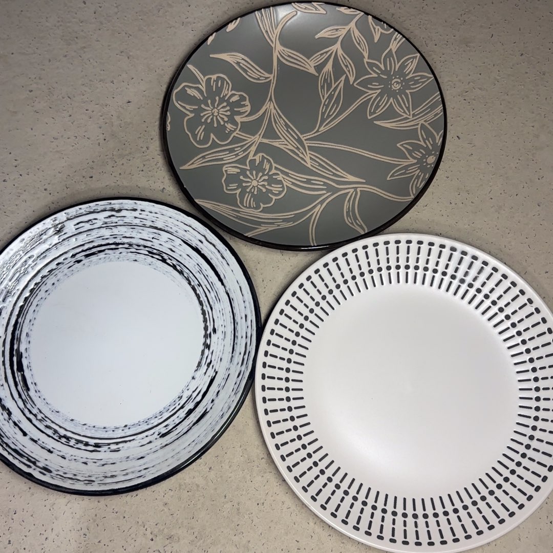 L***a直播特惠八寸浅盘三个微瑕