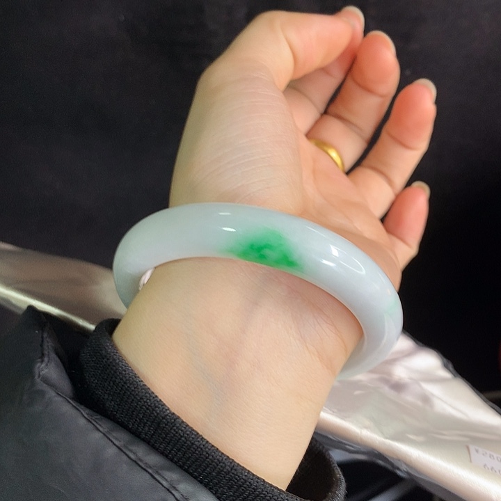 翡翠未镶嵌手镯58圈