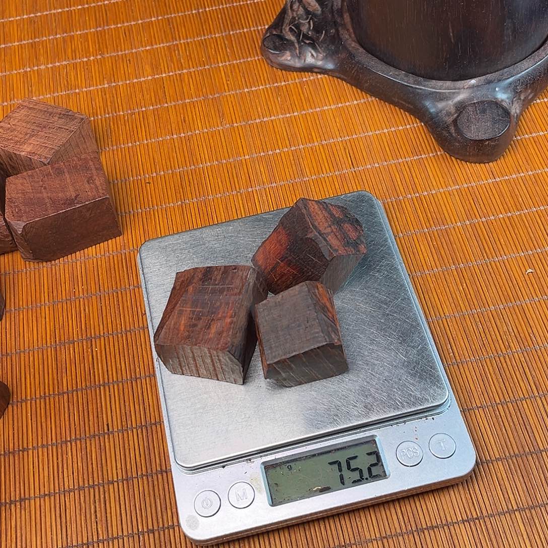 文***涣檀香紫檀（小叶紫檀）