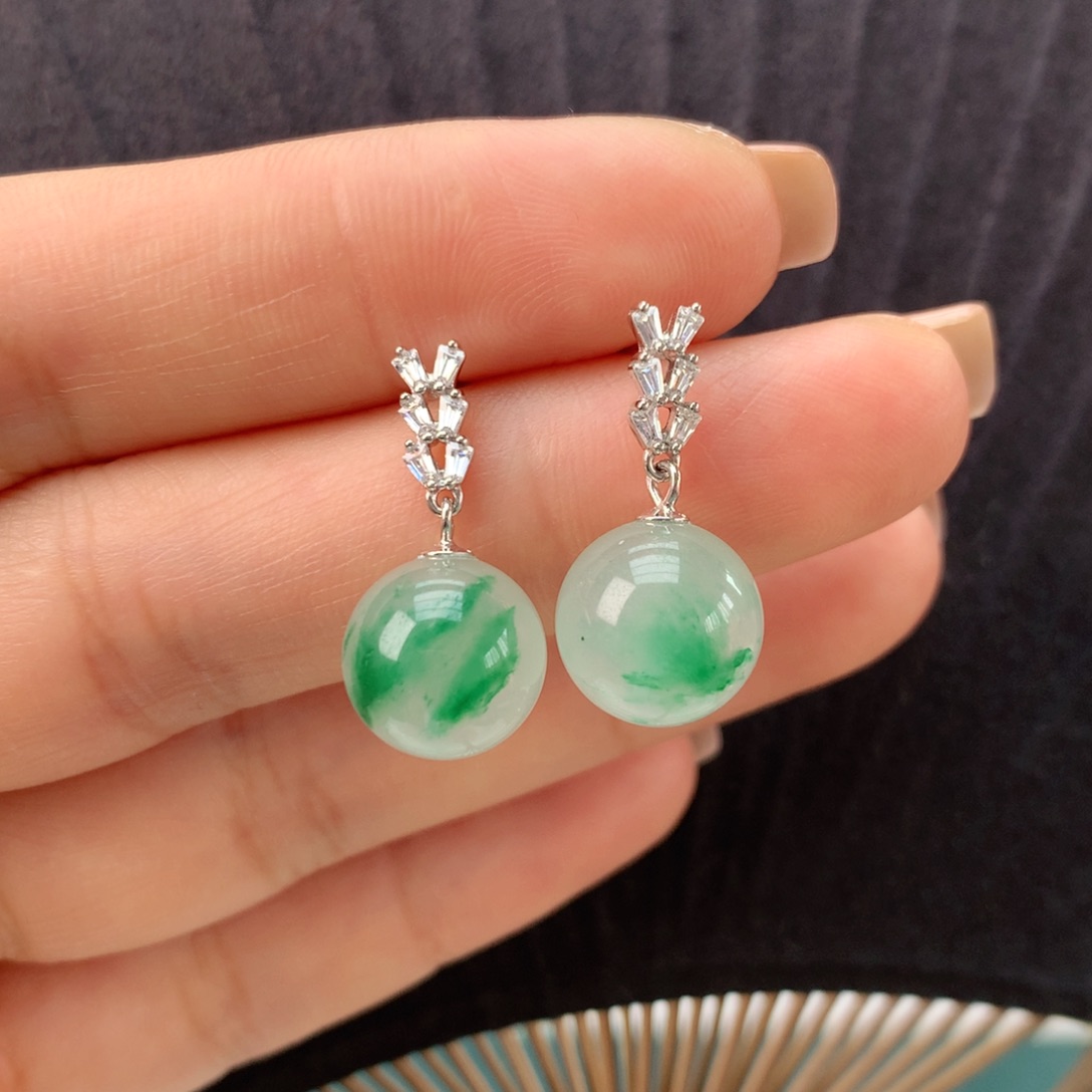 飘***飘石英质玉（非洲翠）银S925镀金镶嵌冰飘花精品耳饰